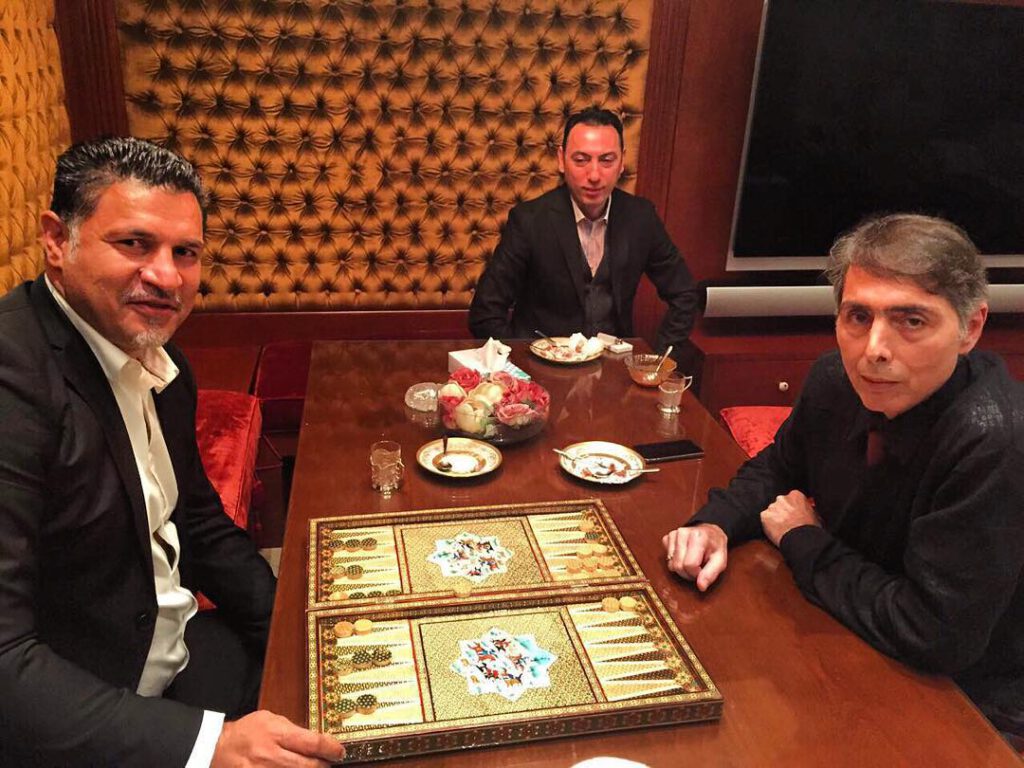 بازی تخته نرد توسط سلبریتی ها